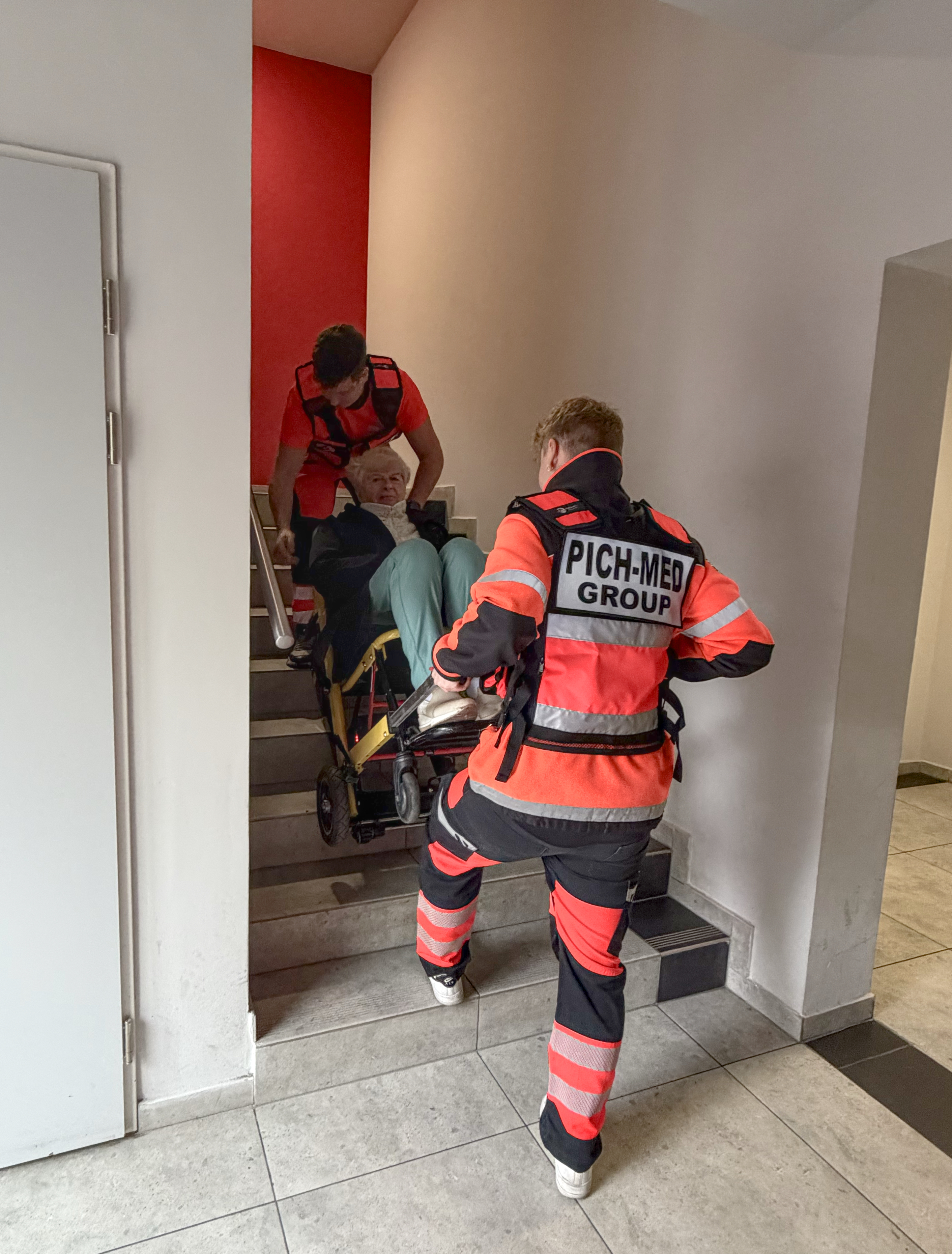 Wnętrze ambulansu